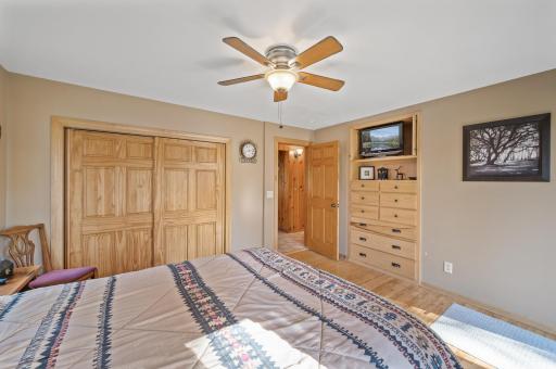 760 89th Avenue NW, Minneapolis, MN 55433
