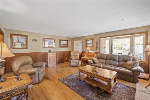 760 89th Avenue NW, Minneapolis, MN 55433