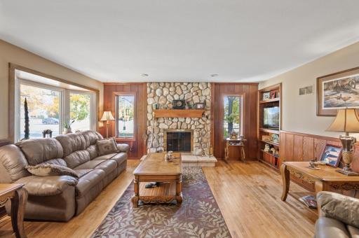760 89th Avenue NW, Minneapolis, MN 55433