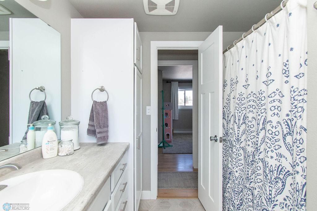 Bathroom 2- Full Bath