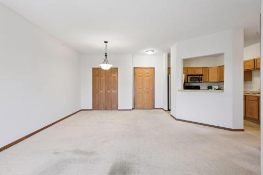 114200 Hundertmark Road, 404, Chaska, MN 55318