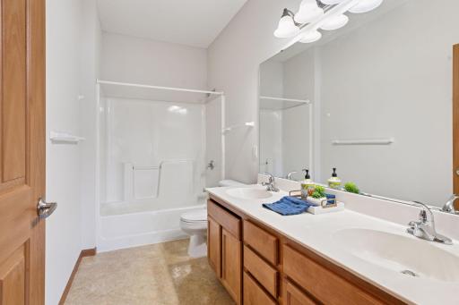 114200 Hundertmark Road, 404, Chaska, MN 55318