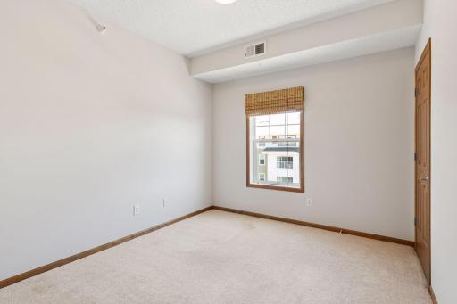 114200 Hundertmark Road, 404, Chaska, MN 55318