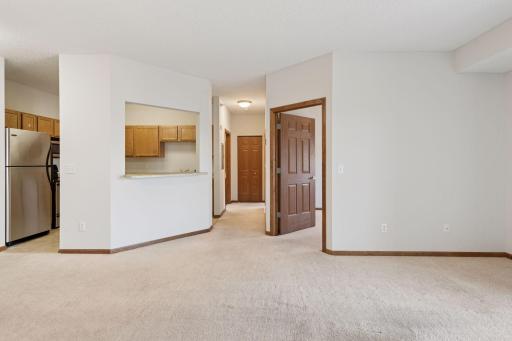 114200 Hundertmark Road, 404, Chaska, MN 55318