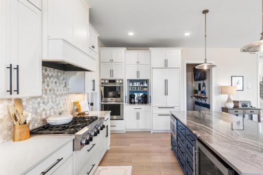 7774 Prairie Grass Pass, Prior Lake, MN 55372