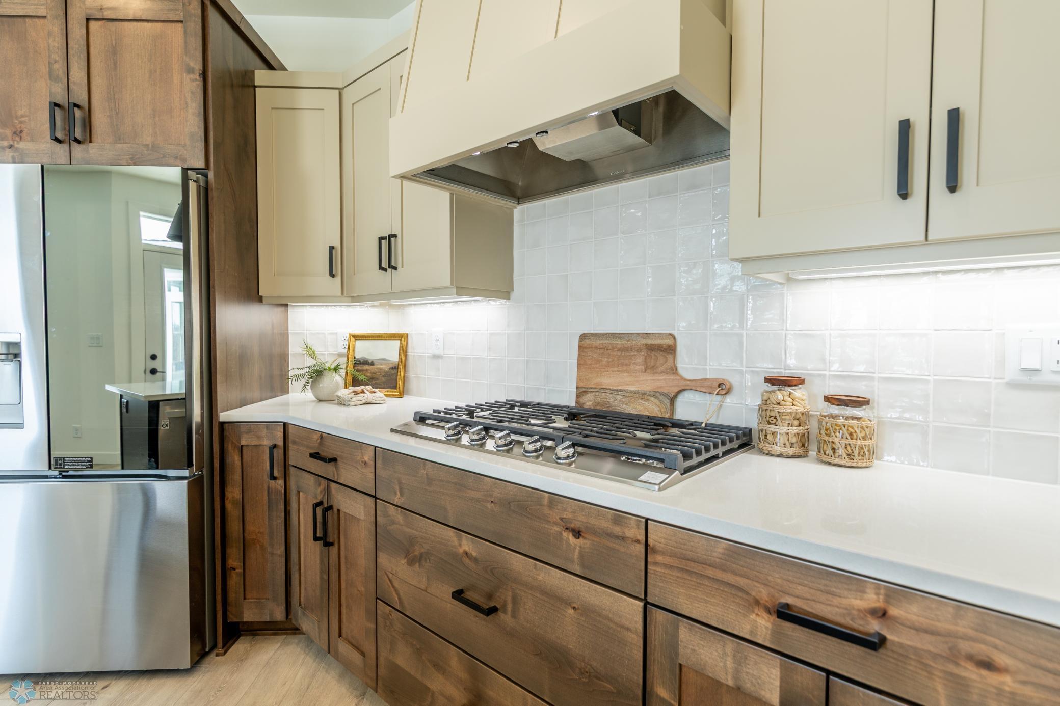 Kitchen / Under-Cabinet Lighting