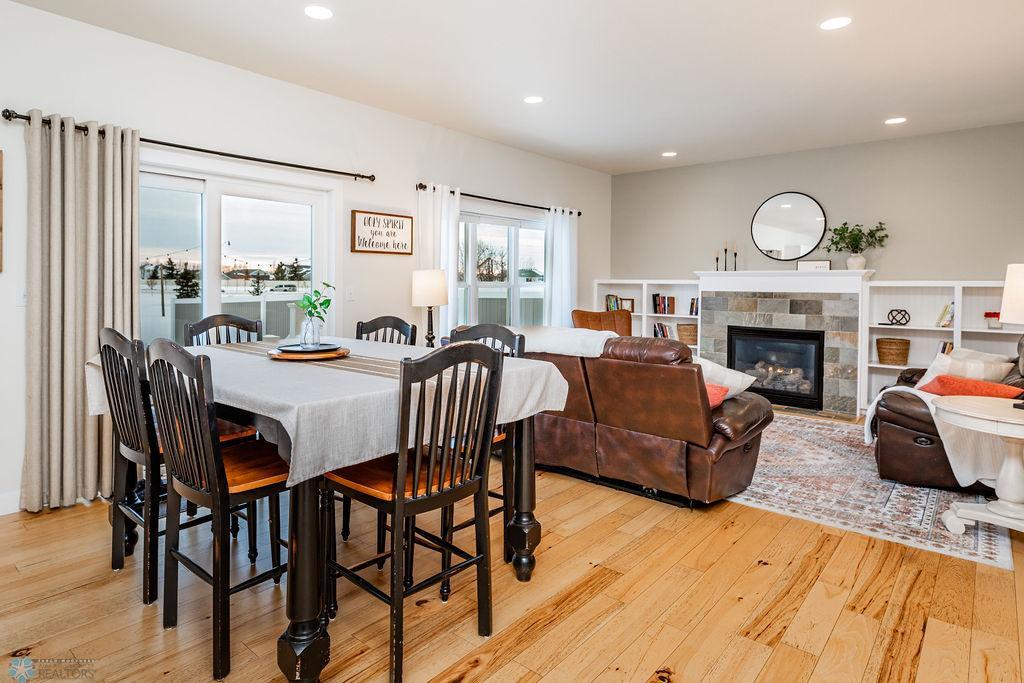 Open Floorplan w/informal dining