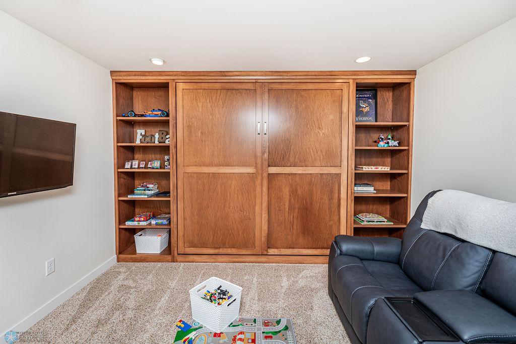 Den/Rec Room/ 5th Bdrm!!