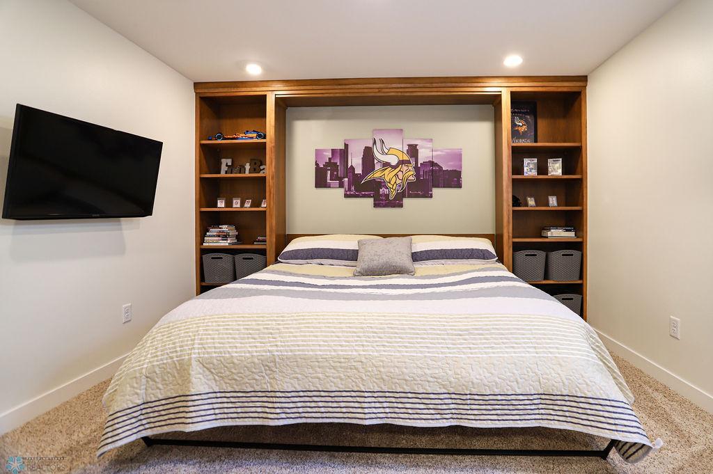 Built in Murphy Bed