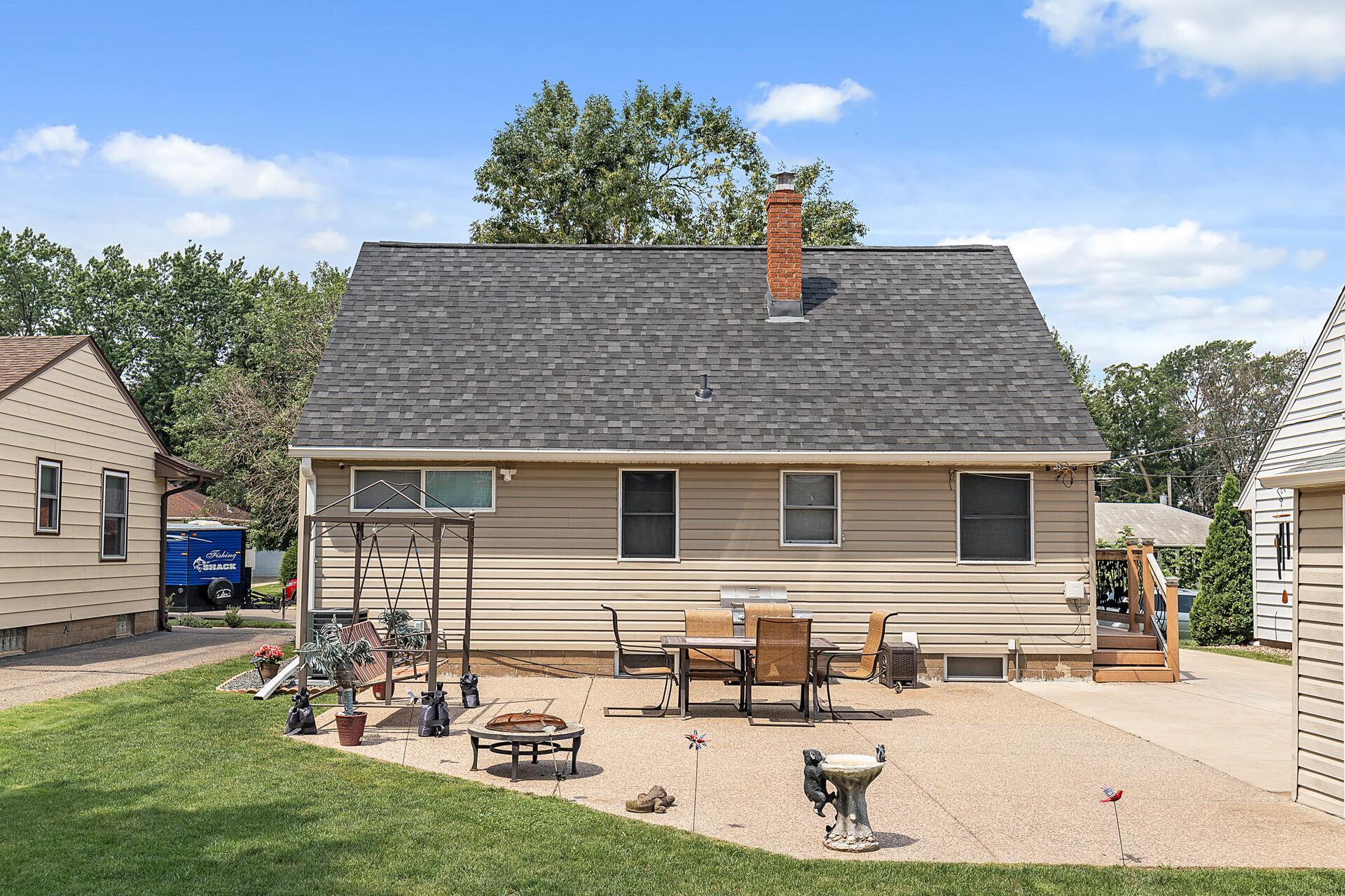 29ft x 28ft cement patio in backyard
