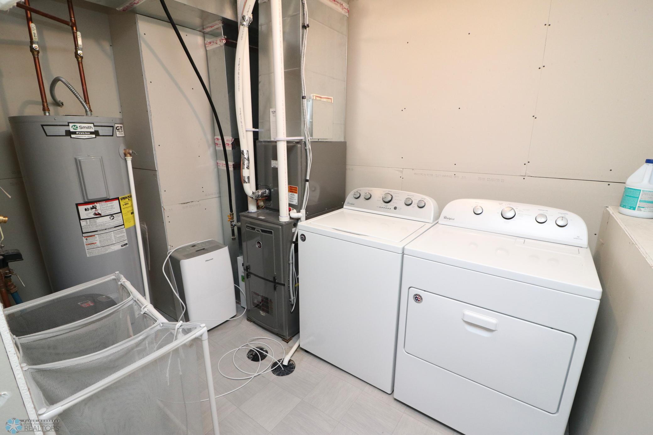 LL Laundry/utility room