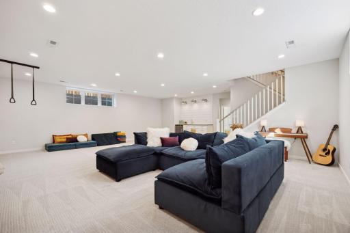 Large Family Room with Amazing Space for Guests or Kids!