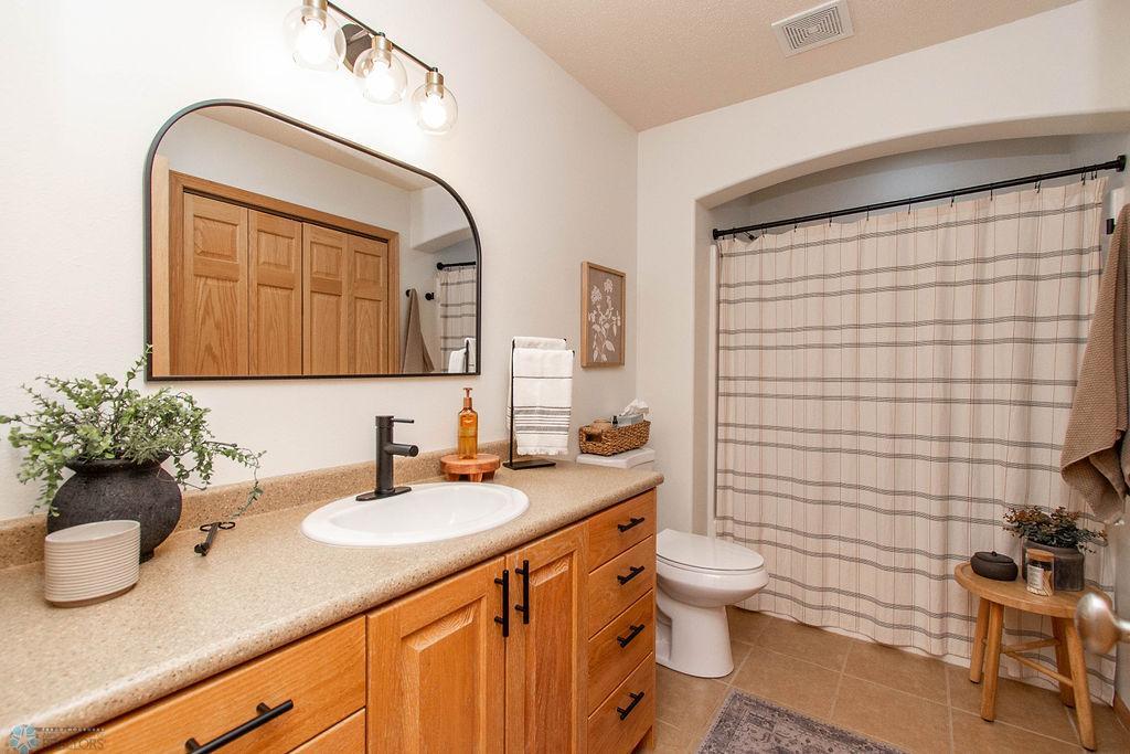 Bathroom 2- Full Bath