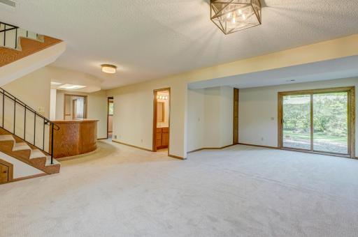 233 Grandview Avenue W, Saint Paul, MN 55113