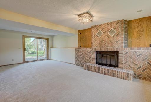 233 Grandview Avenue W, Saint Paul, MN 55113