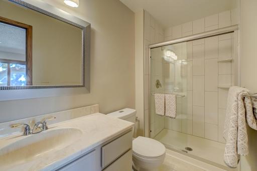 233 Grandview Avenue W, Saint Paul, MN 55113