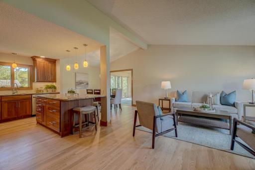 233 Grandview Avenue W, Saint Paul, MN 55113