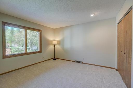 233 Grandview Avenue W, Saint Paul, MN 55113