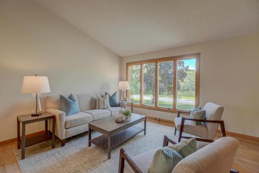 233 Grandview Avenue W, Saint Paul, MN 55113