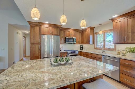 233 Grandview Avenue W, Saint Paul, MN 55113
