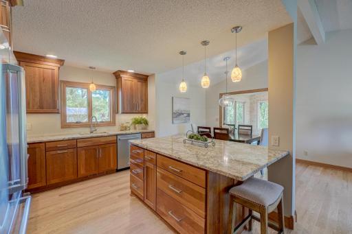 233 Grandview Avenue W, Saint Paul, MN 55113