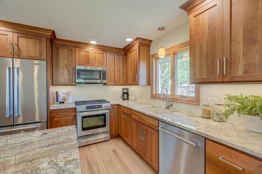 233 Grandview Avenue W, Saint Paul, MN 55113