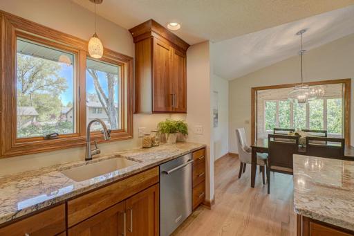 233 Grandview Avenue W, Saint Paul, MN 55113