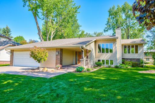 233 Grandview Avenue W, Saint Paul, MN 55113