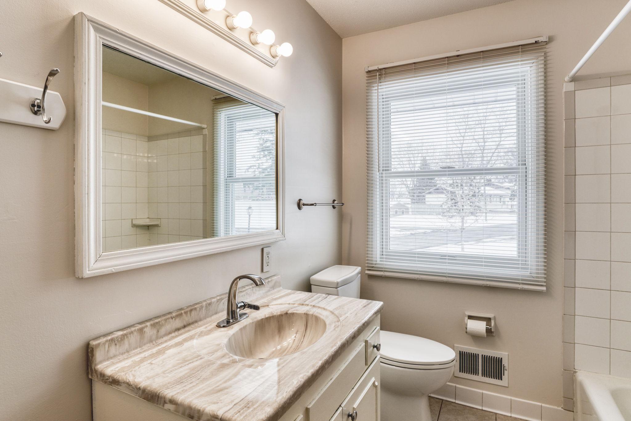 Main level full bath