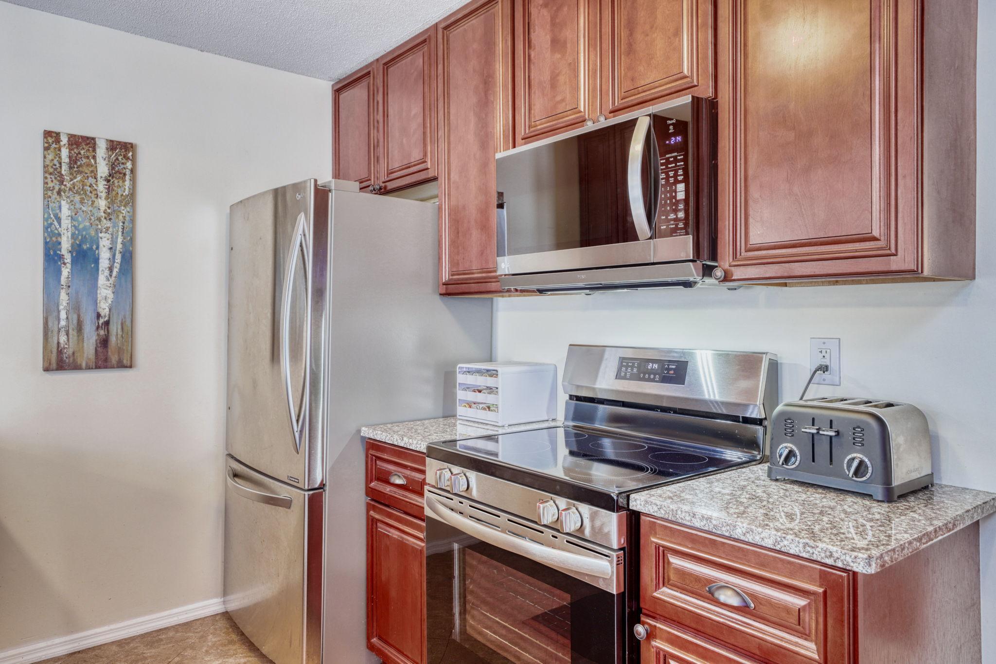 Includes SS appliances