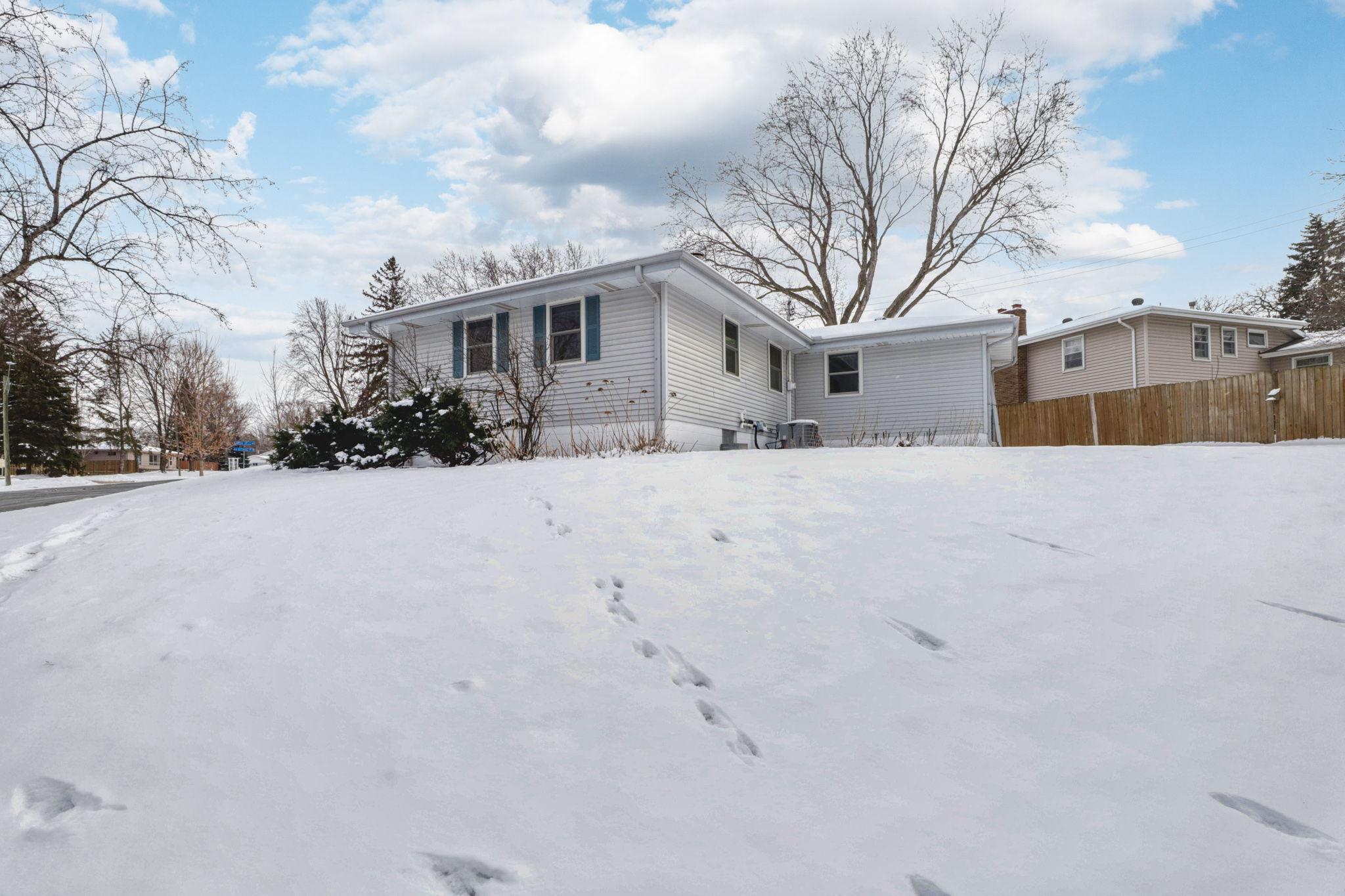 3709 Jordan Circle N