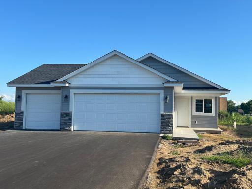 722 Cherrywood Lane NE, Isanti, MN 55040