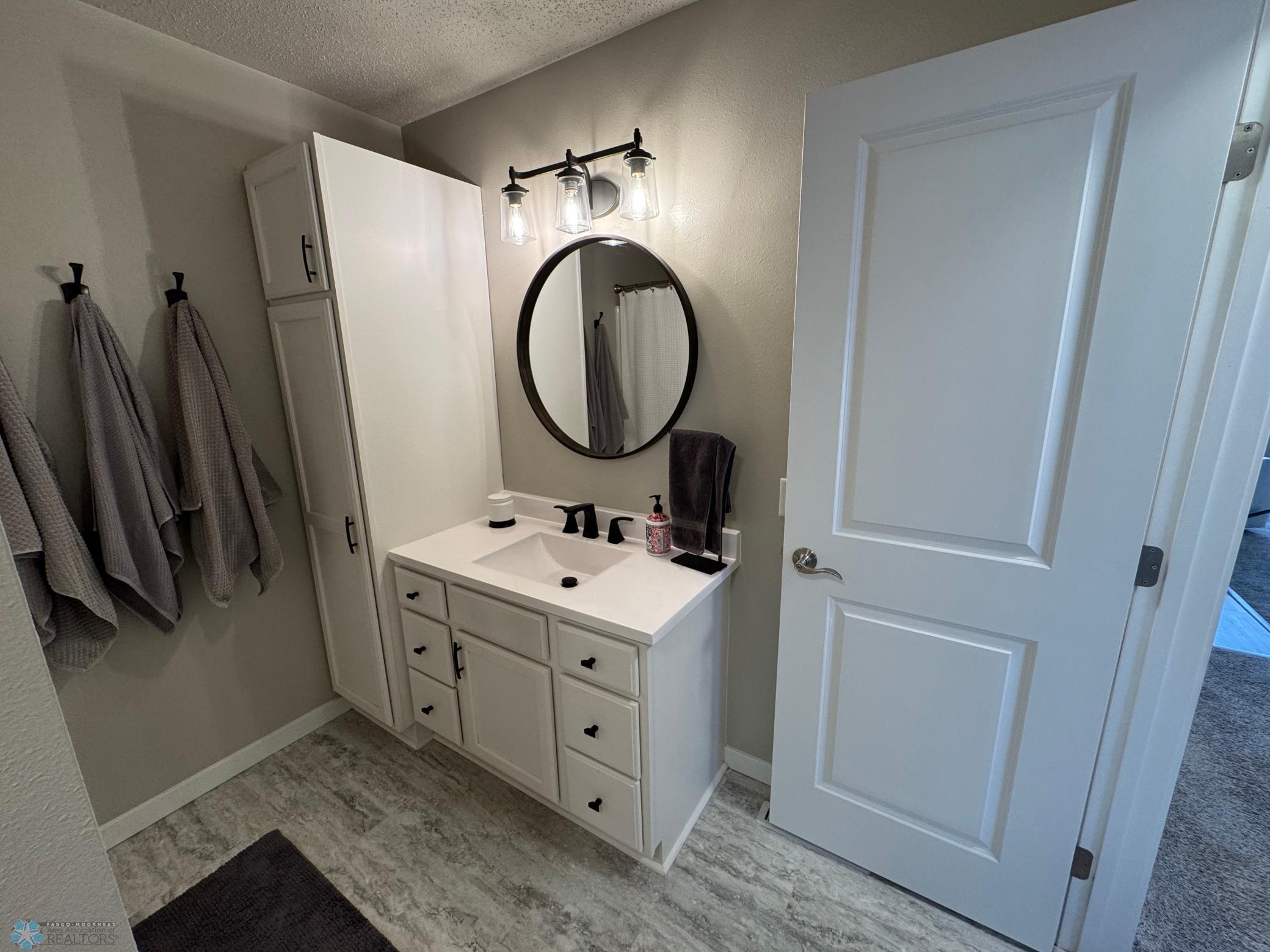 13. Main Bath 1.2.jpeg