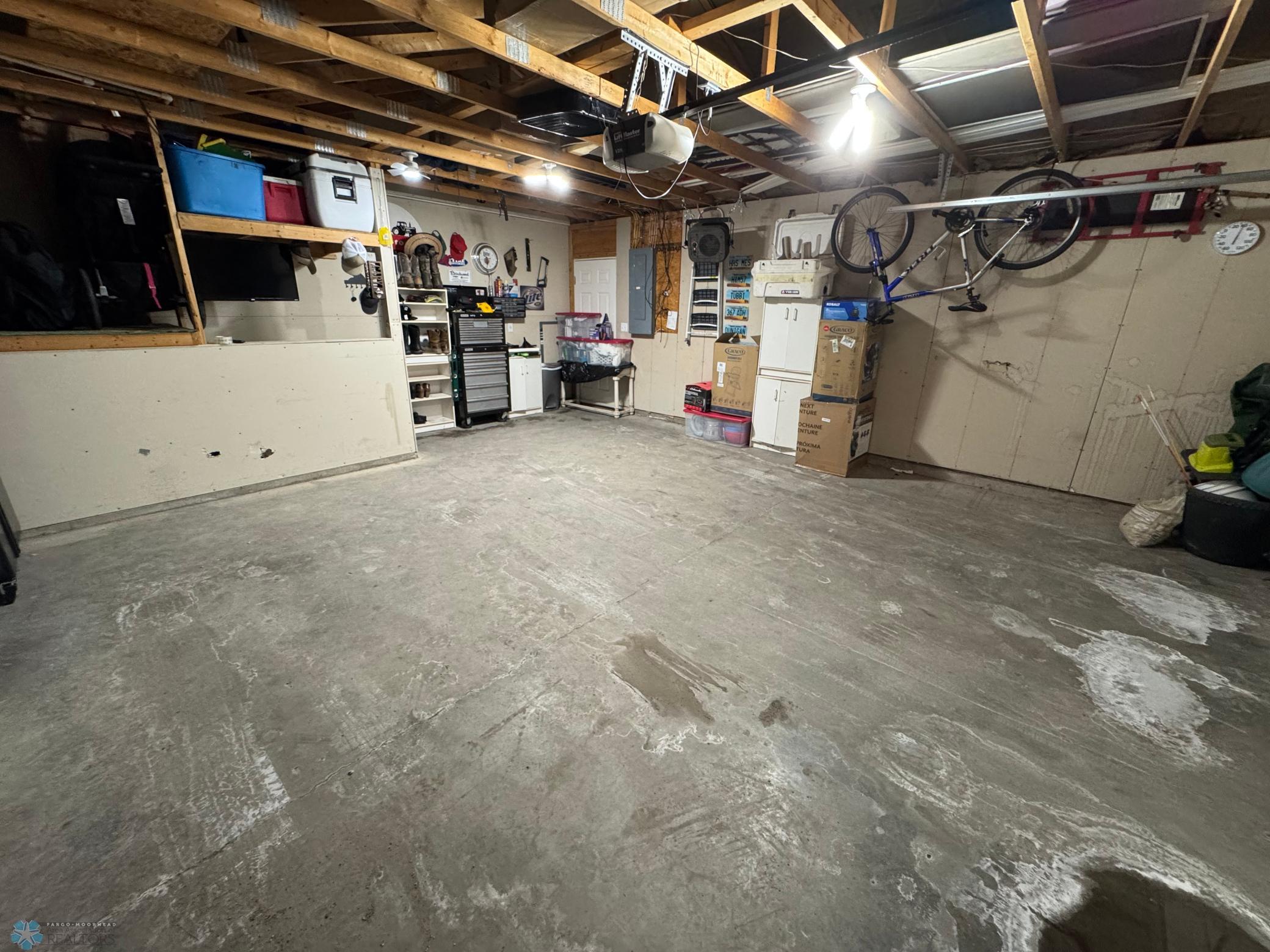 22. Garage 1.2.jpeg