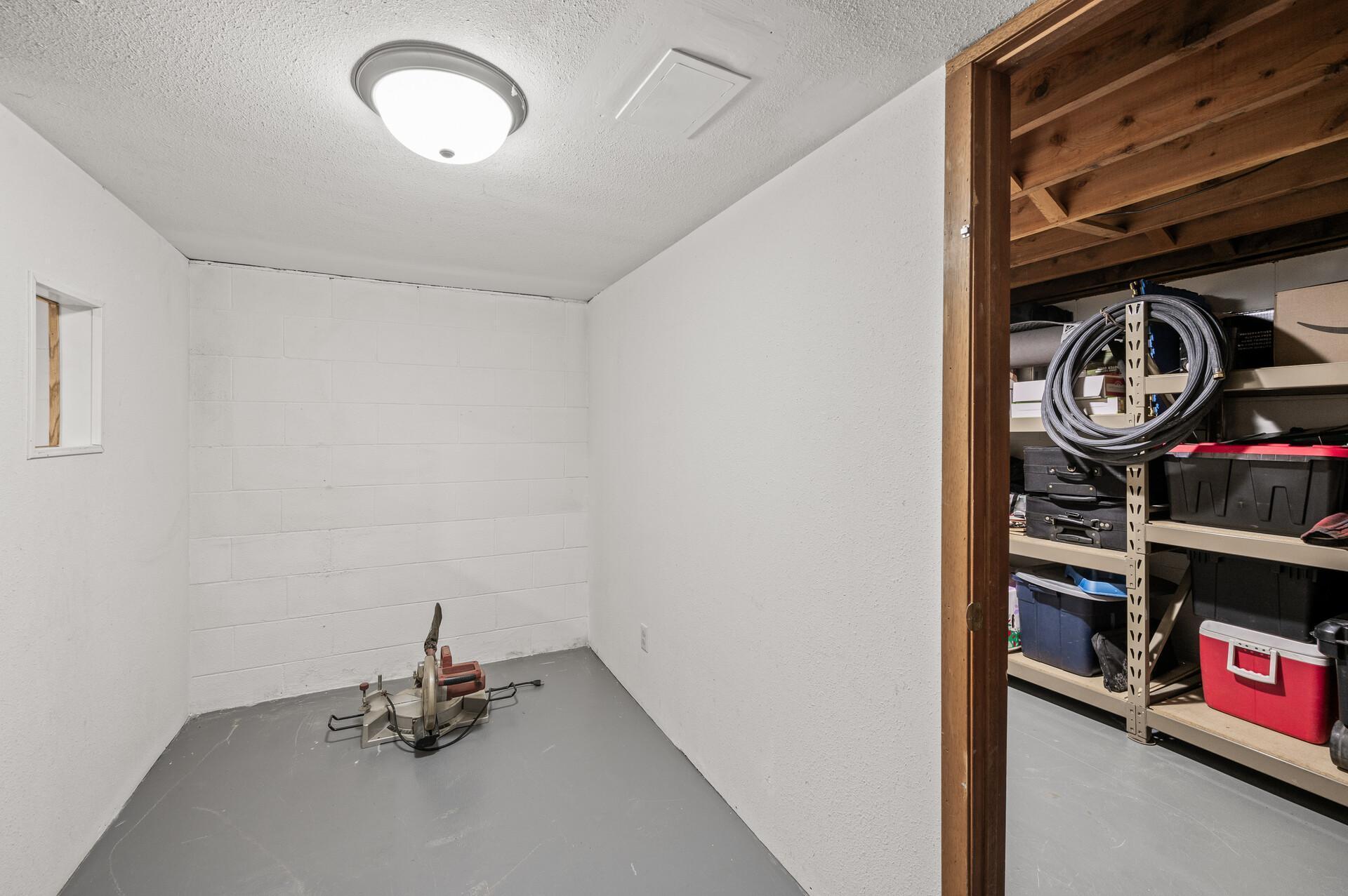 Storage room. Wine cellar?