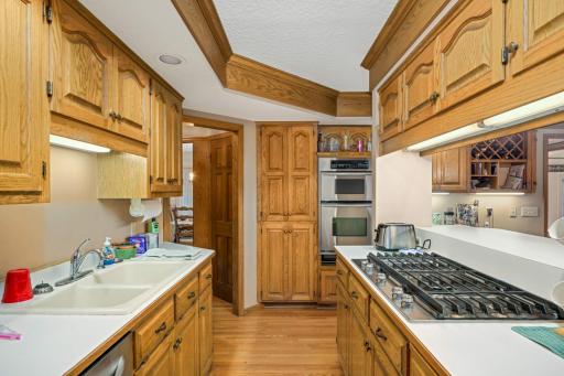 15802 Nursery Drive, Minnetonka, MN 55345