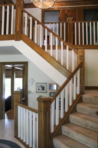 15802 Nursery Drive, Minnetonka, MN 55345