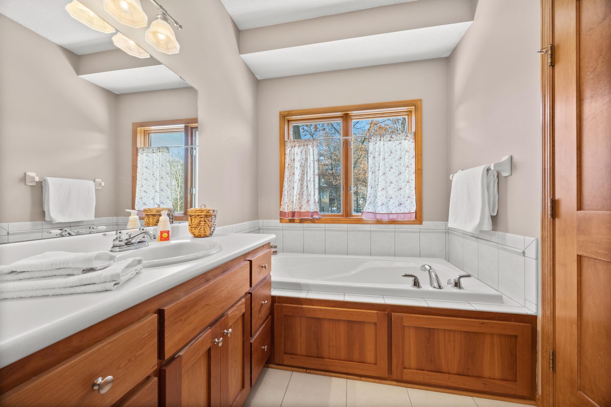 Ensuite with Soaking Tub and Shower.jpg