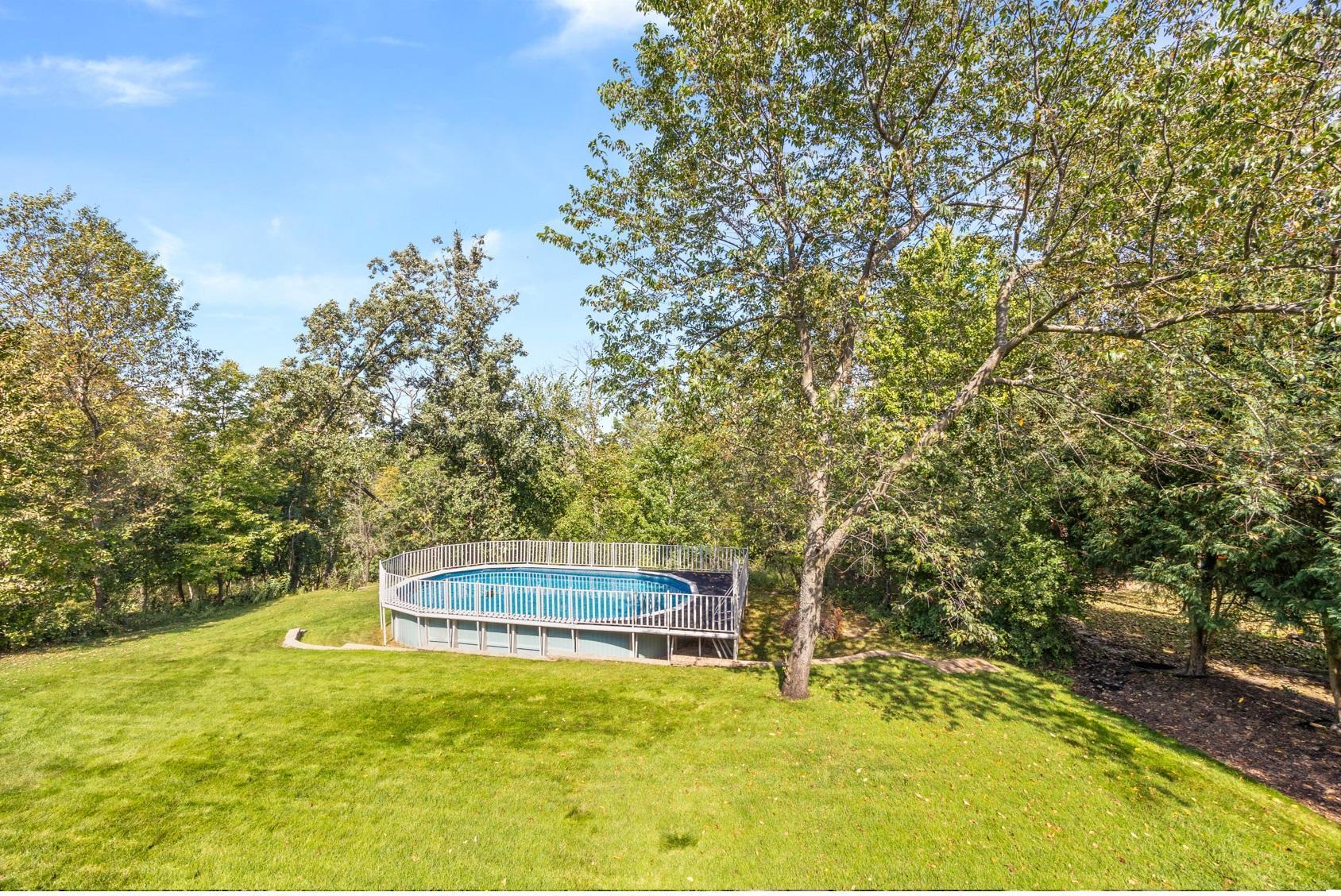 In the large back yard there is a wonderful above ground Pool.jpg