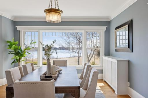 2508 W Lake Of The Isles Parkway, Minneapolis, MN 55405