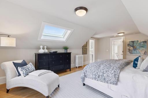 2508 W Lake Of The Isles Parkway, Minneapolis, MN 55405