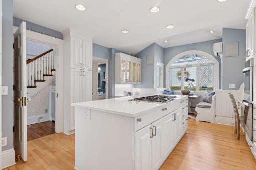 2508 W Lake Of The Isles Parkway, Minneapolis, MN 55405