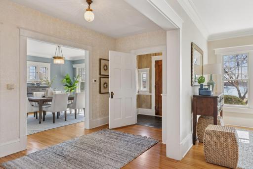 2508 W Lake Of The Isles Parkway, Minneapolis, MN 55405