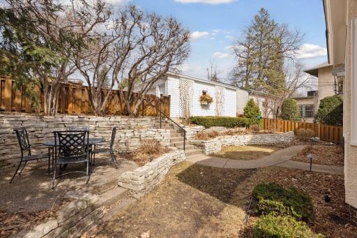 2508 W Lake Of The Isles Parkway, Minneapolis, MN 55405