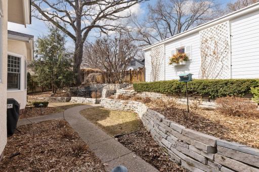 2508 W Lake Of The Isles Parkway, Minneapolis, MN 55405