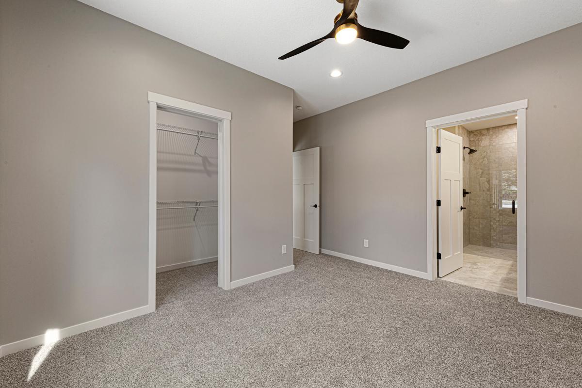 26 Main bedroom.jpg