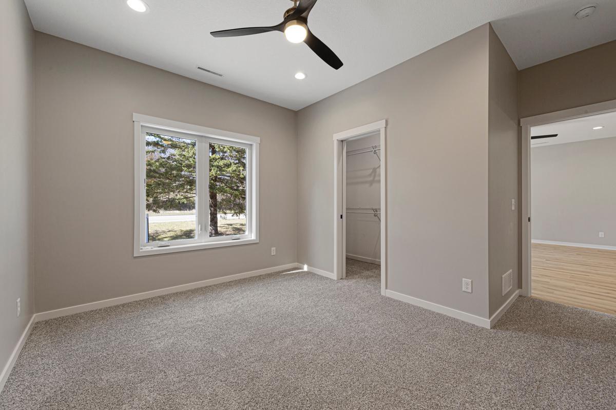 25 Main bedroom.jpg
