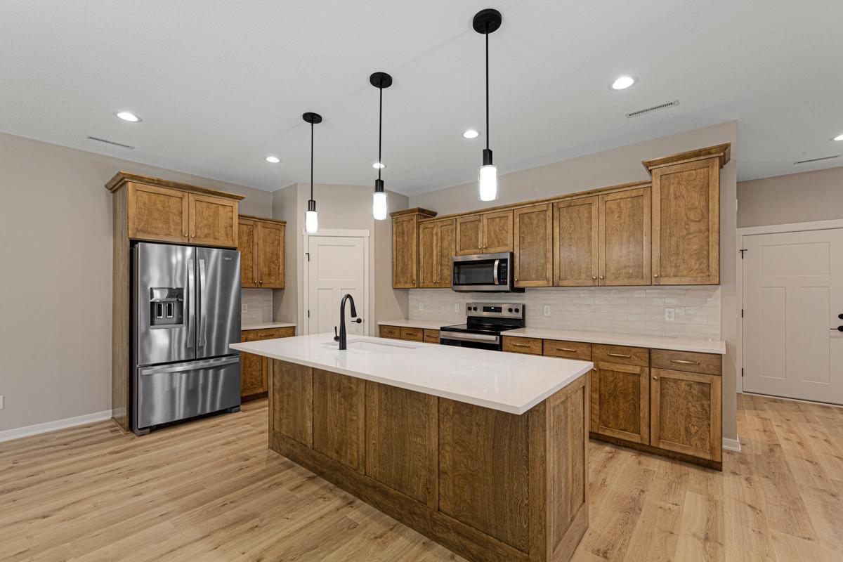 11 Kitchen.jpg