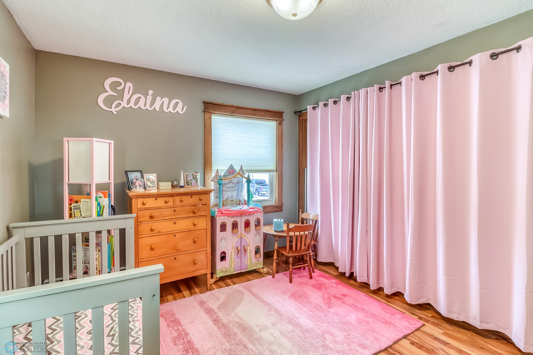 Bedroom1_2.jpg