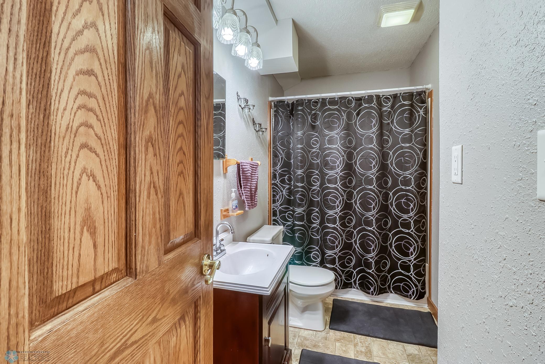Basement Bathroom1_1.jpg